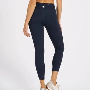 Vuori Navy blue Stride Legging 7/8 26” with Pockets size Small